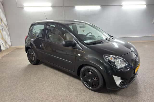 Renault Twingo (2010) thumbnail 2