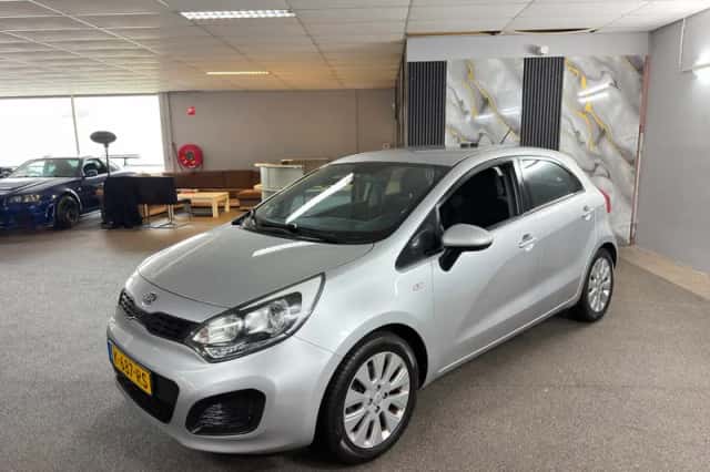 Kia Rio (2012) thumbnail 1