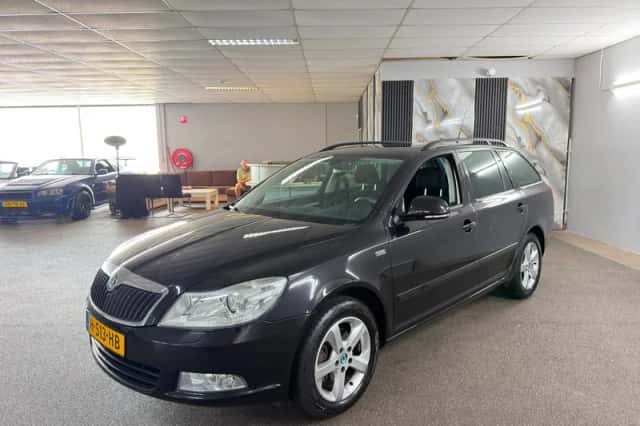Škoda Octavia (2011) thumbnail 1