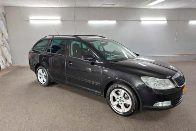 Škoda Octavia (2011) thumbnail 3