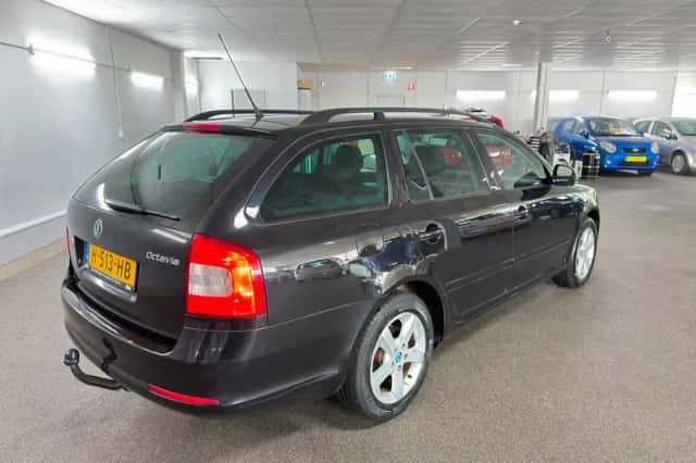 Škoda Octavia (2011) thumbnail 4