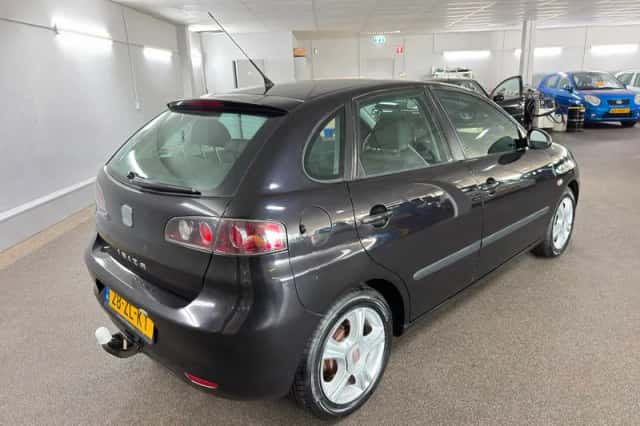 SEAT Ibiza (2008) thumbnail 4