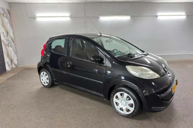 Peugeot 107 (2008) thumbnail 3