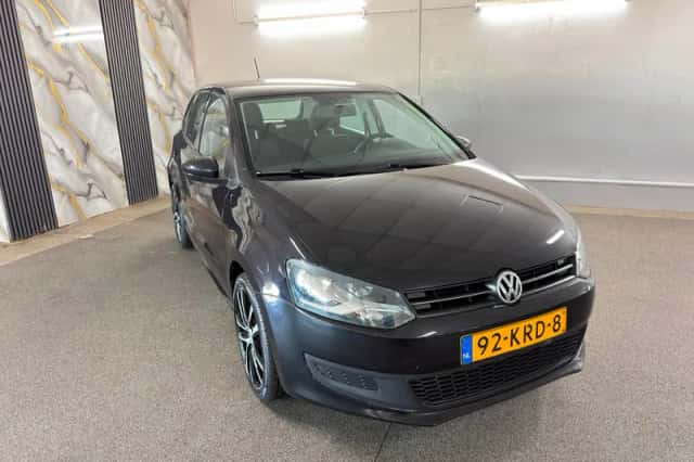 Volkswagen Polo (2010) thumbnail 2
