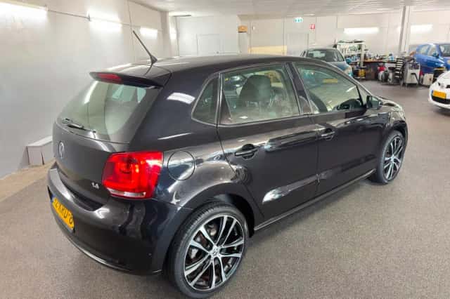 Volkswagen Polo (2010) thumbnail 4