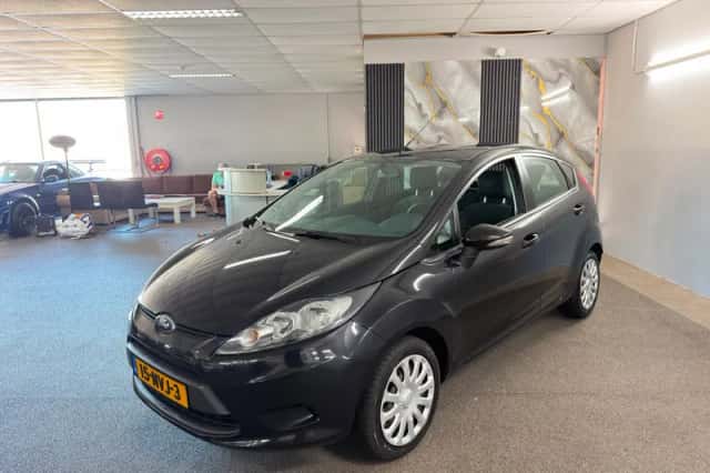 Ford Fiesta (2010) thumbnail 1