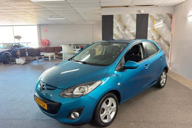Mazda 2 (2011) thumbnail 1
