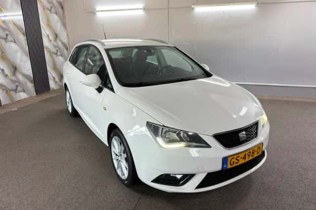 SEAT Ibiza (2015) thumbnail 2