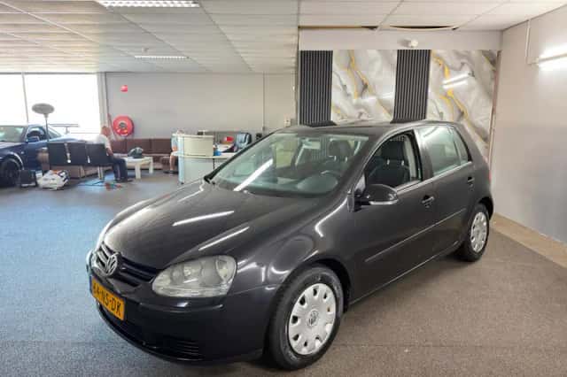 Volkswagen Golf (2004) thumbnail 1