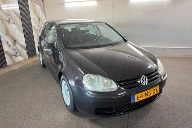 Volkswagen Golf (2004) thumbnail 2