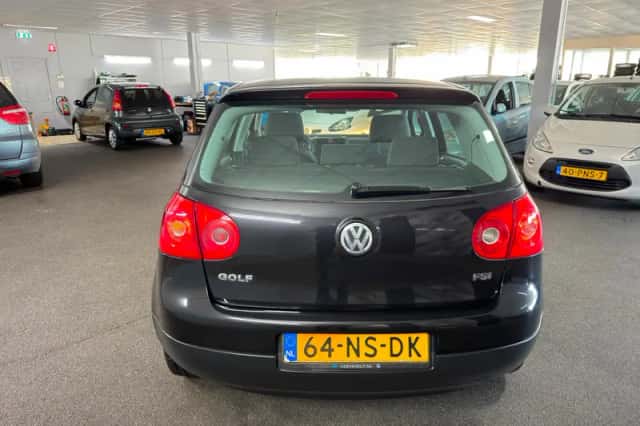 Volkswagen Golf (2004) thumbnail 5