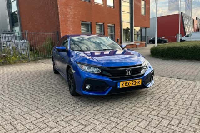 Honda Civic (2018) thumbnail 4