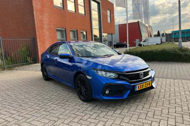 Honda Civic (2018) thumbnail 5