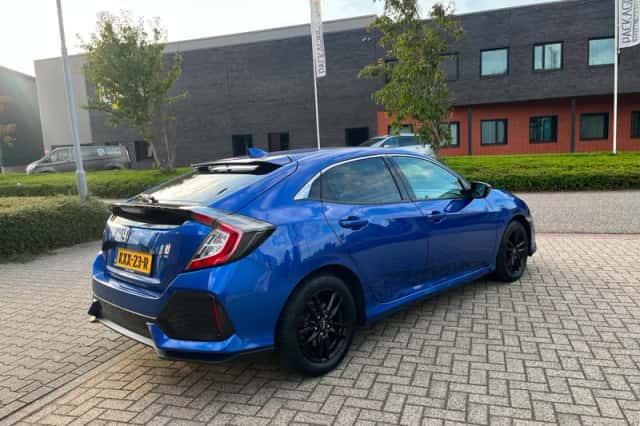 Honda Civic (2018) thumbnail 6