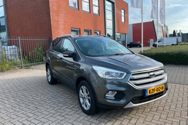 Ford Kuga (2018) thumbnail 5
