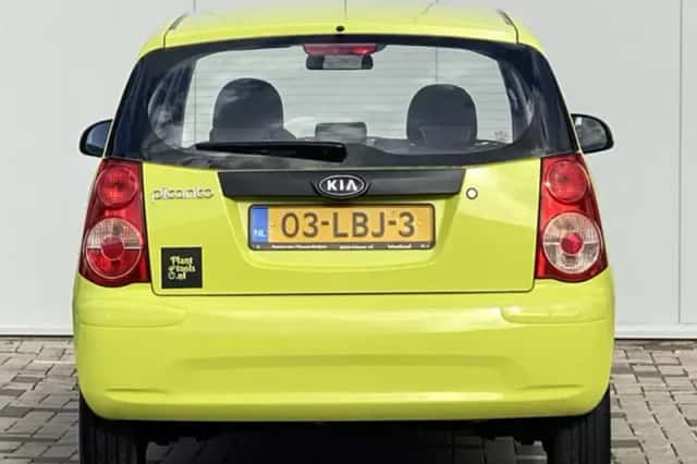 Kia Picanto (2010) thumbnail 2