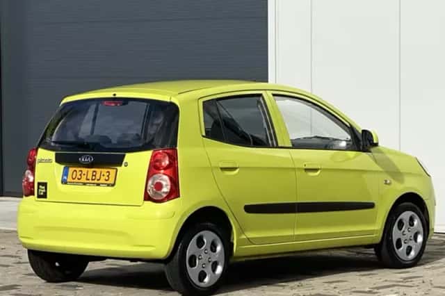 Kia Picanto (2010) thumbnail 4