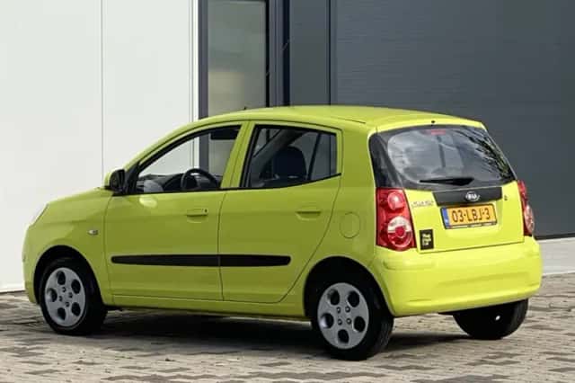 Kia Picanto (2010) thumbnail 5