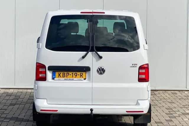 Volkswagen Transporter (2015) thumbnail 5