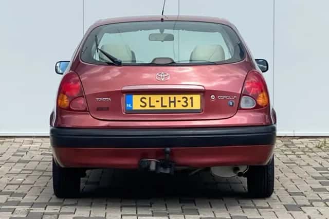 Toyota Corolla (1997) thumbnail 5
