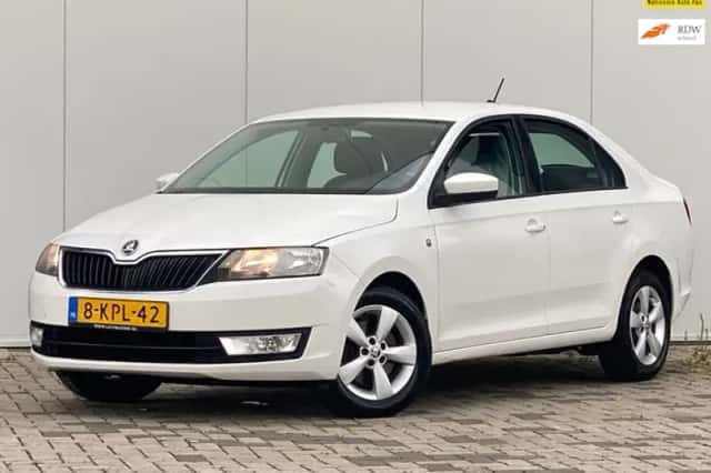 Škoda Rapid (2013) thumbnail 1