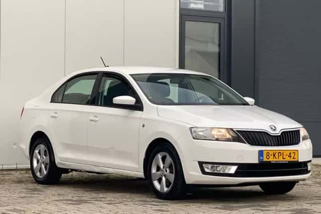 Škoda Rapid (2013) thumbnail 3