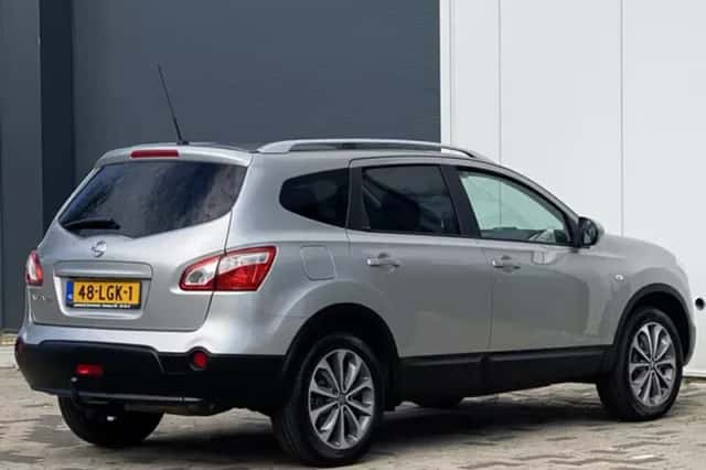 Nissan Qashqai (2010) thumbnail 4