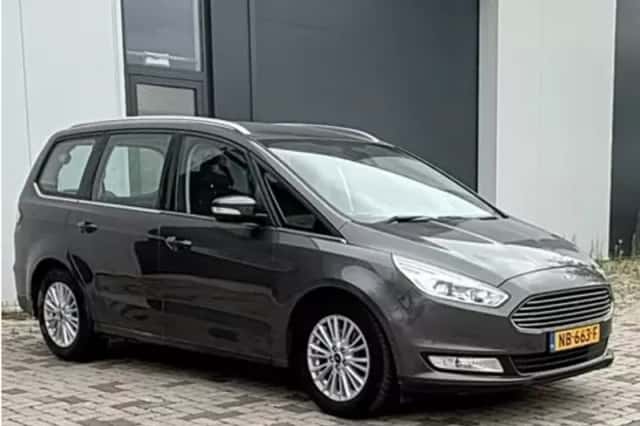 Ford Galaxy (2017) thumbnail 3