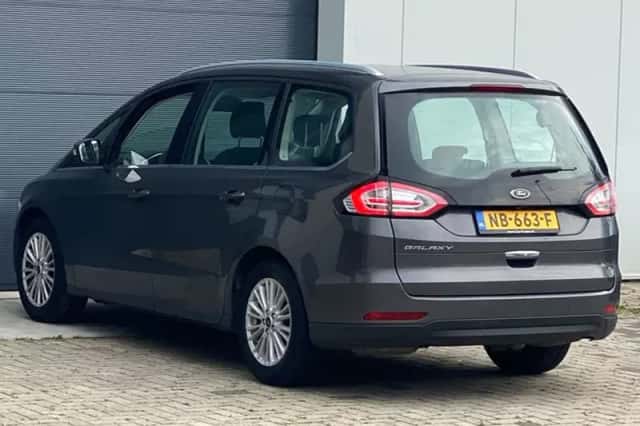 Ford Galaxy (2017) thumbnail 6