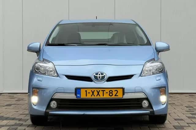 Toyota Prius (2014) thumbnail 2