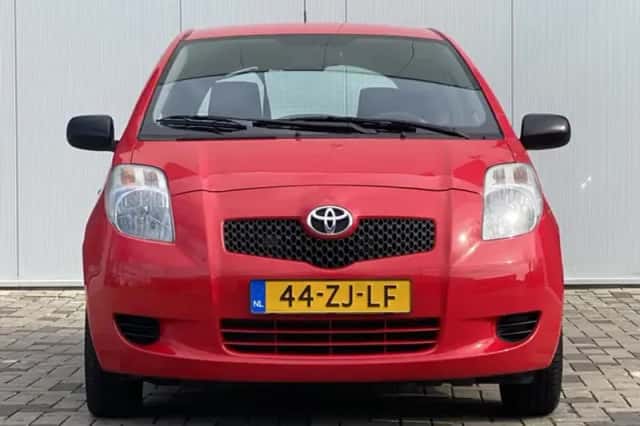 Toyota Yaris (2008) thumbnail 2
