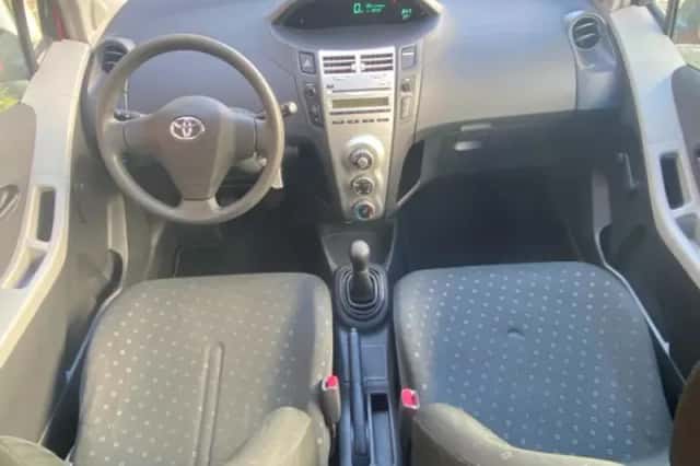 Toyota Yaris (2008) thumbnail 3