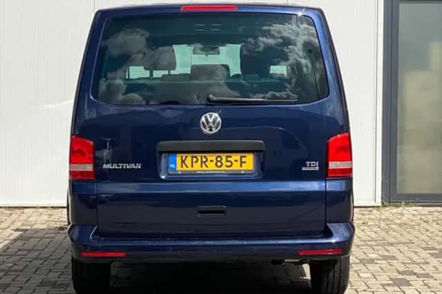 Volkswagen Multivan (2014) thumbnail 5