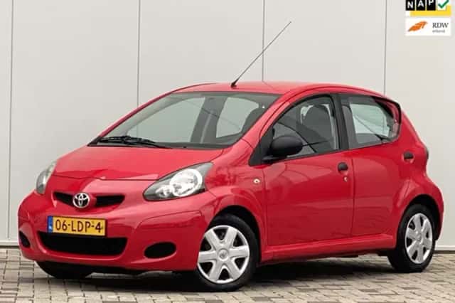 Toyota Aygo (2010) thumbnail 1