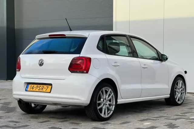 Volkswagen Polo (2011) thumbnail 4