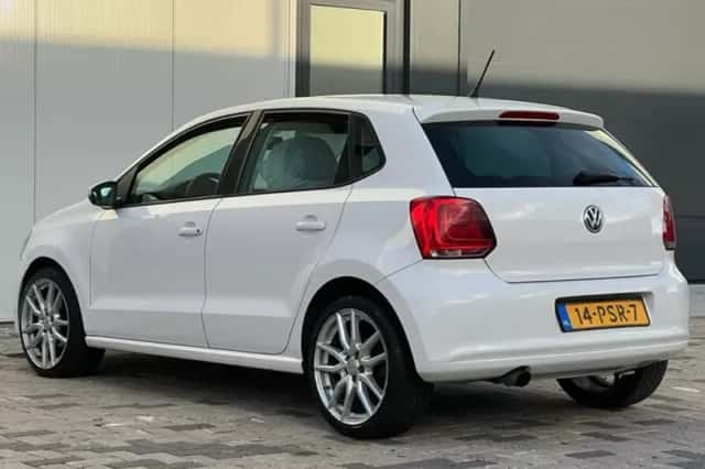 Volkswagen Polo (2011) thumbnail 6