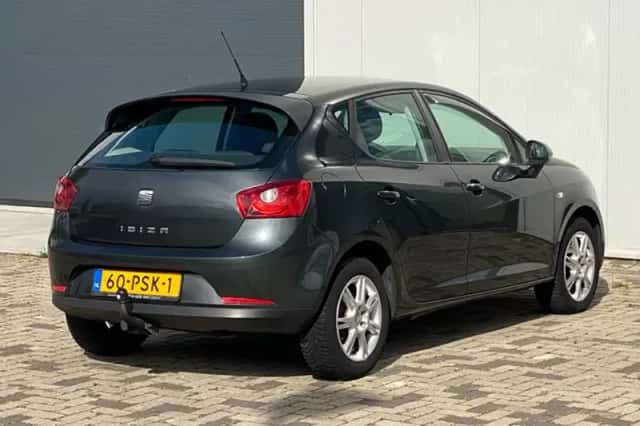 SEAT Ibiza (2011) thumbnail 4