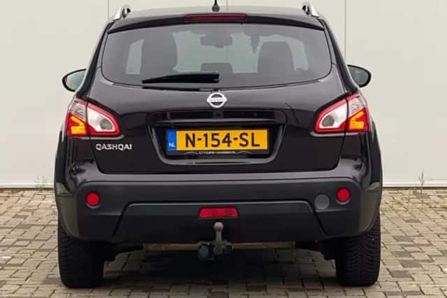 Nissan Qashqai (2010) thumbnail 4