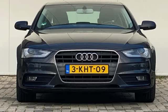 Audi A4 (2013) thumbnail 2