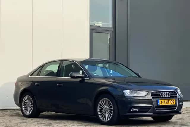 Audi A4 (2013) thumbnail 3
