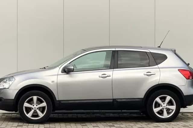 Nissan Qashqai (2008) thumbnail 4
