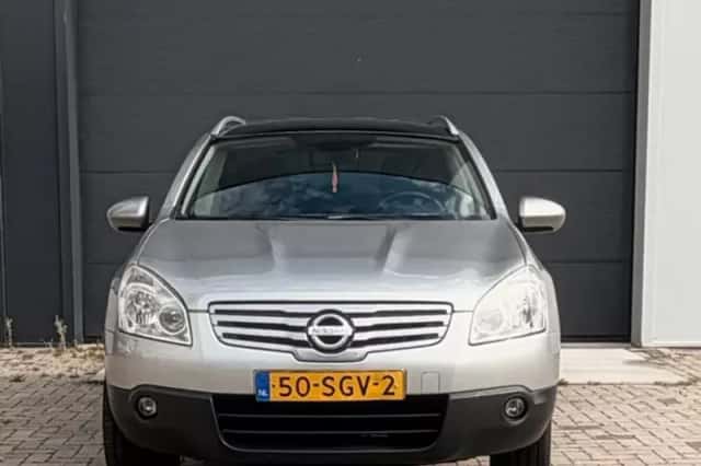 Nissan Qashqai (2009) thumbnail 2