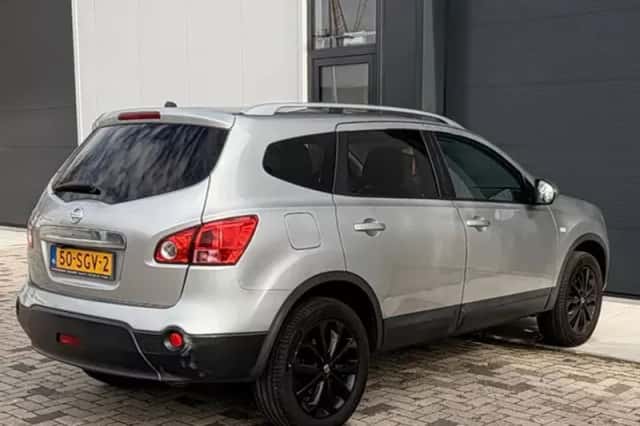 Nissan Qashqai (2009) thumbnail 4