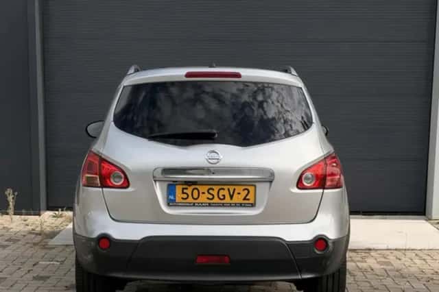 Nissan Qashqai (2009) thumbnail 5