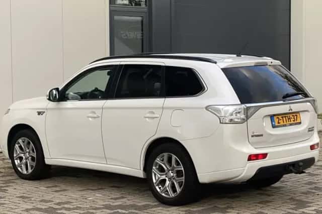 Mitsubishi Outlander (2014) thumbnail 4