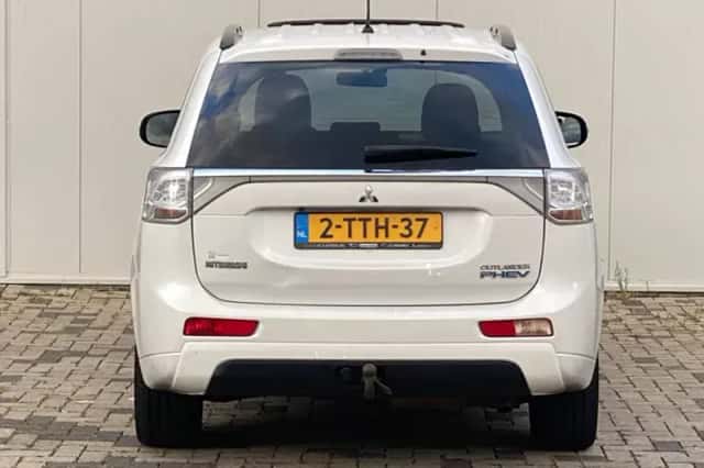 Mitsubishi Outlander (2014) thumbnail 5
