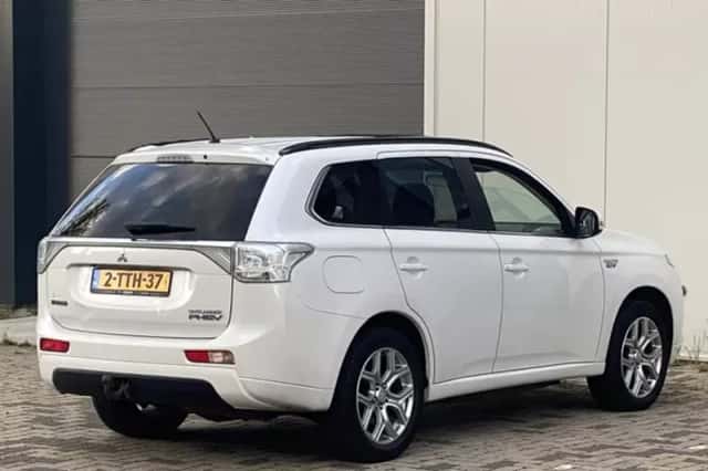 Mitsubishi Outlander (2014) thumbnail 6