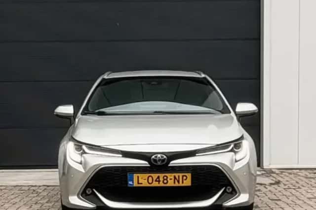 Toyota Corolla (2021) thumbnail 2
