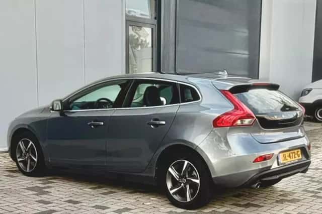 Volvo V40 (2016) thumbnail 4