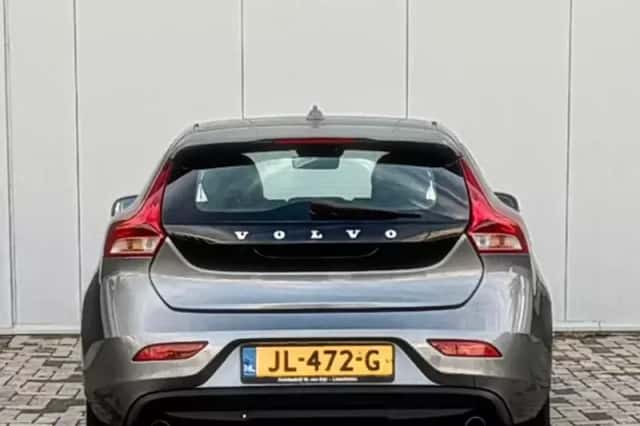 Volvo V40 (2016) thumbnail 5